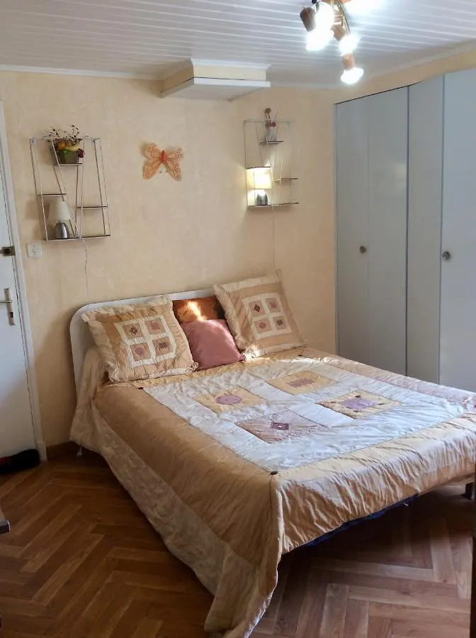 Chambre Independante + Sanitaire Pres Centre Ville Rignac  Penzion
